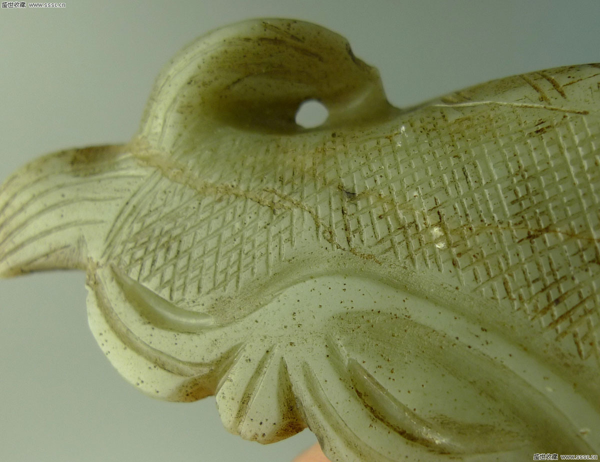 情人节袁姗姗比心传递爱 在口罩上画红心‘